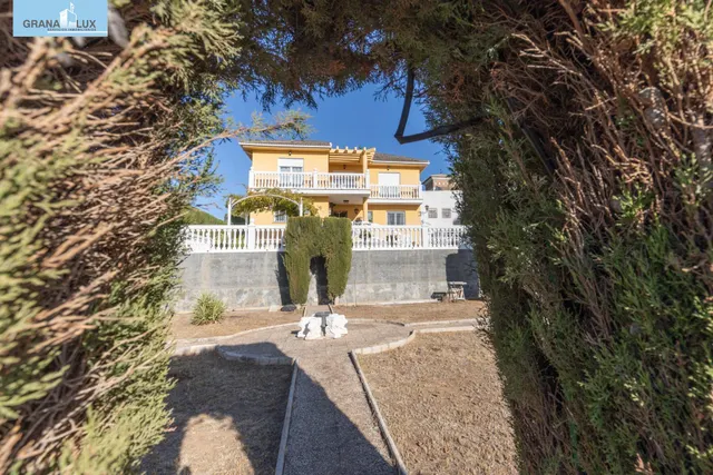 ¡MAGNIFICO CHALET INDEPENDIENTE CON CALIDADES ESPECTACULARES Y PISCINA PRIVADA EN GOJAR! — 50