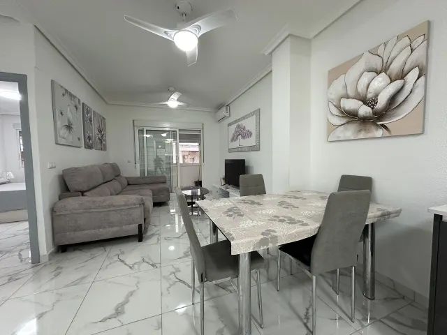 APARTAMENTO DE 2 DORMITORIOS 2 BAÑOS EN TORREVIEJA — 8