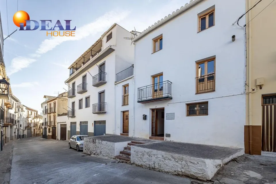 GR3929 - Alhama de Granada - Casa de pueblo reformada con patio delantero y azotea