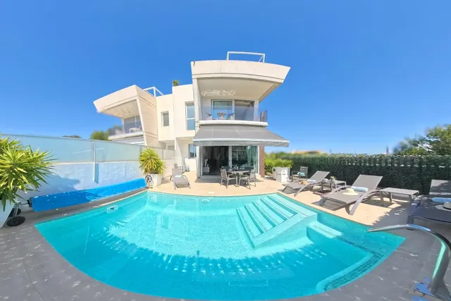 VILLA DE LUJO CON VISTAS AL MAR, PISCINA PRIVADA Y SOLARIUM  - foto 3