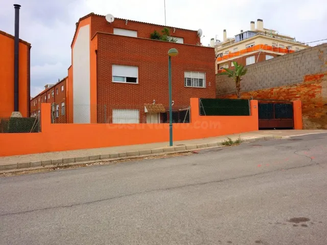 Pareado Exclusivo | 2 Terrazas | Parking para 3 Coches | Almassora — 2