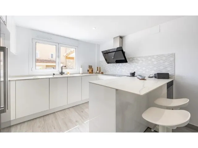 Villa 4 habitaciones 350m² en venta - Pueblo — 26
