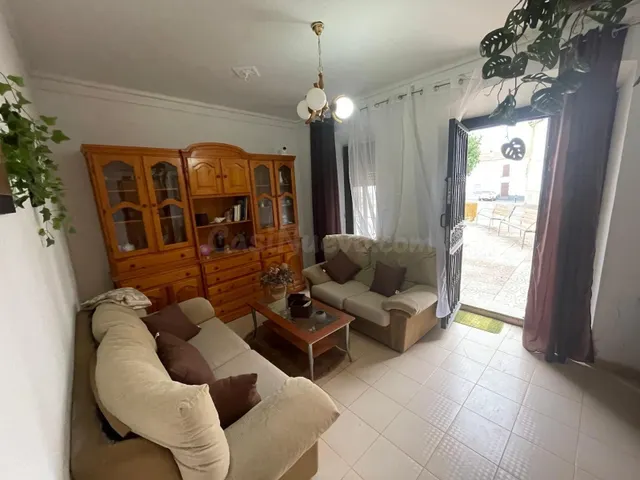 CASA EN ESQUINA EN CASAS DE DON ANTONIO - foto 3