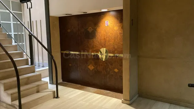 Amplia Oficina en el Centro Histórico de Lleida por €110,000 - foto 2