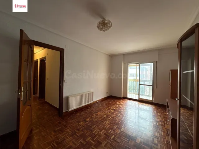 Piso de Tres dormitorios en alquiler en la zona de Capiscol - foto 3
