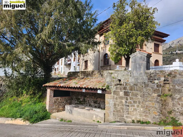 Se vende gran propiedad para rehabilitar en Abándames, Peñamellera Baja — 6