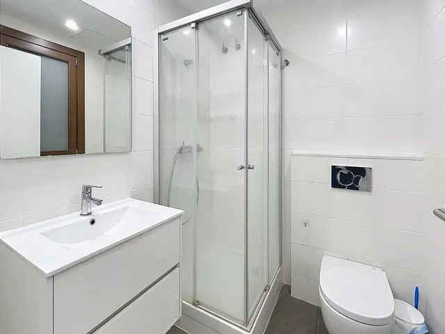 Piso luminoso con balcón en Paral·lel — 9