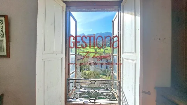 MAJESTUOSA CASA PARA REFORMAR. SOBA — 42