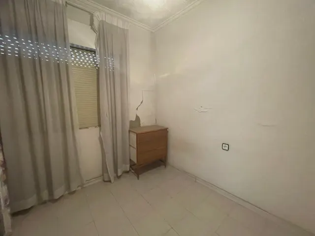 Amplia casa de 7 habitaciones para reformar en Rojales – 210 m2 — 30