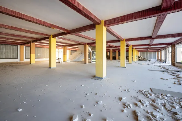 ¡Oportunidad Única! Amplia Nave Industrial en Albolote - foto 4