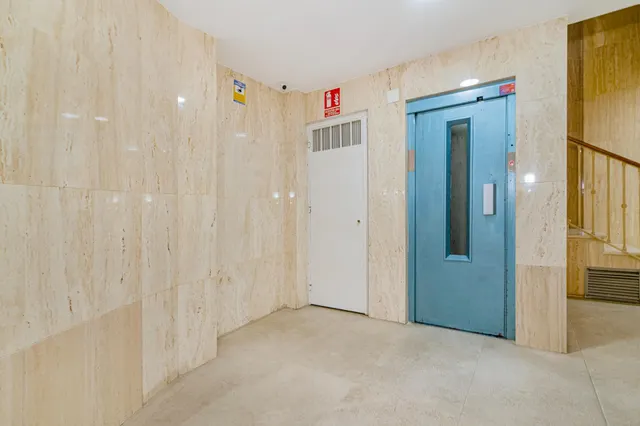 OPORTUNIDAD EN ALQUILER DE ESTUDIO EN CAMINO DE RONDA — 17
