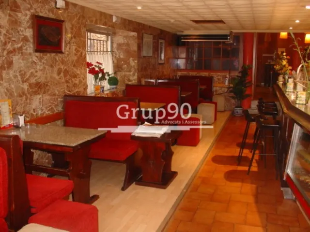 Hostal-Restaurante en la plaza del pueblo — 6