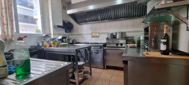LOCAL COMERCIAL EN AVENIDA PRINCIPAL — 14
