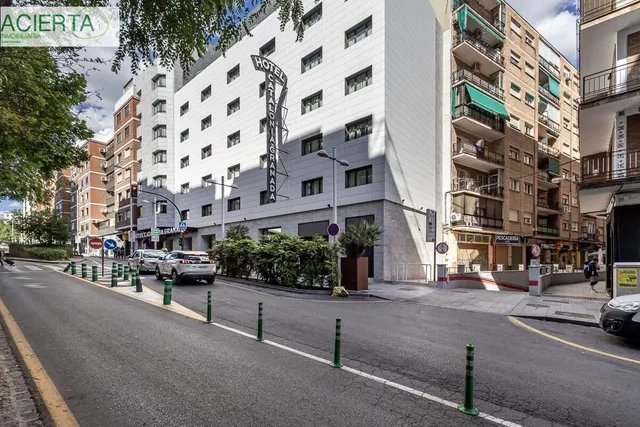 Piso señorial de 182 m2 en Avenida Madrid: amplitud, luz y posibilidades infinitas con garaje opcional. — 43
