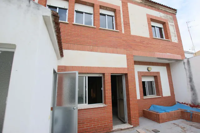 Casa con piscina, para entrar a vivir, en La Garrovilla — 13