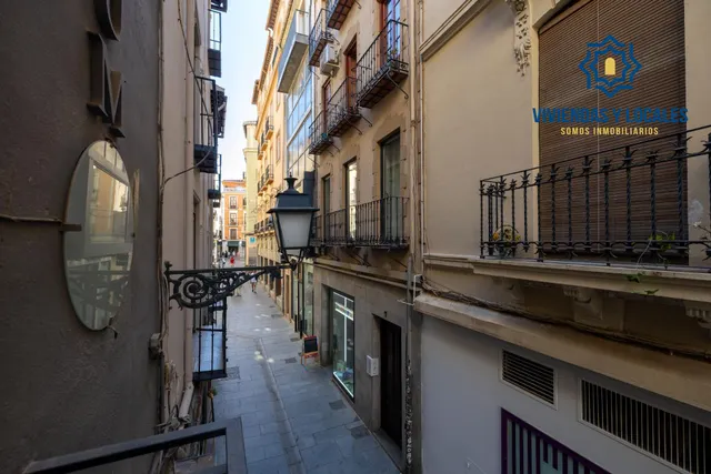 ATENCIÓN INVERSORES. Edificio comercial en pleno centro de Granada, entre Puentezuelas y Alhóndiga — 18
