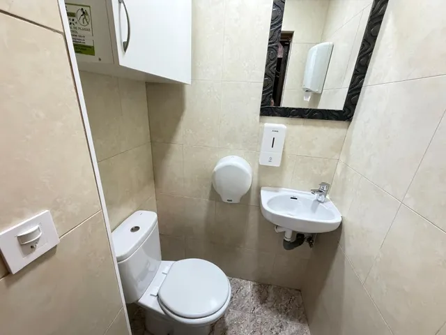 Local comercial 57m² en venta - Estacion de autobuses — 25