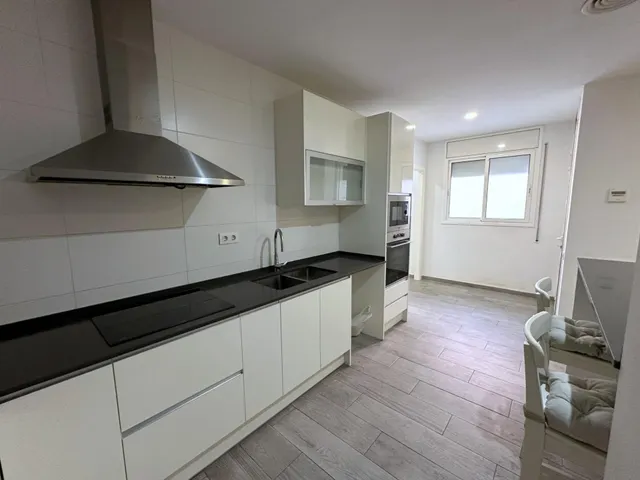 Amplia y Moderna Planta Baja Reformada en Marianao, Sant Boi de Llobregat — 6