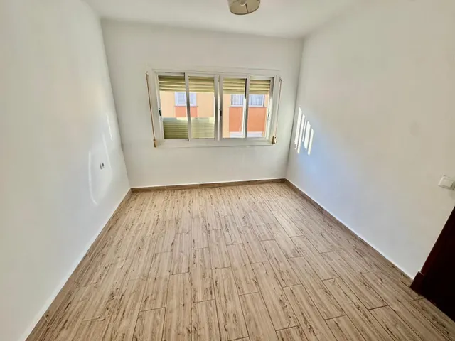 Piso de 3 habitaciones con ascensor junto a calle Aragón – P - foto 4