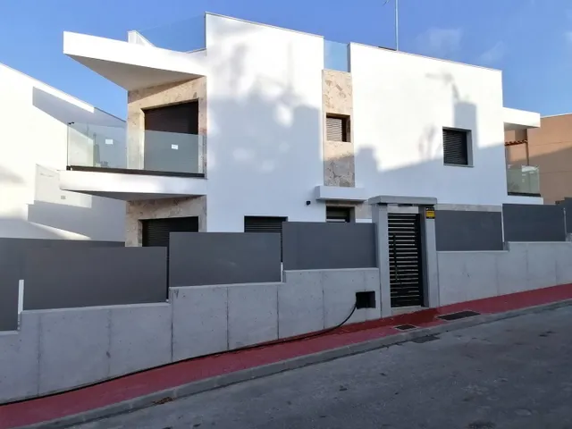 VILLA A ORILLAS DE LA PLAYA DE LA MATA – TORREVIEJA! — 8