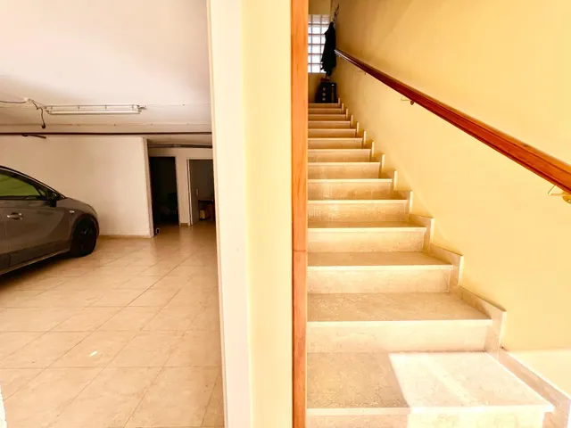 Casa o chalet independiente en venta en Calle Amadeu Vives — 25