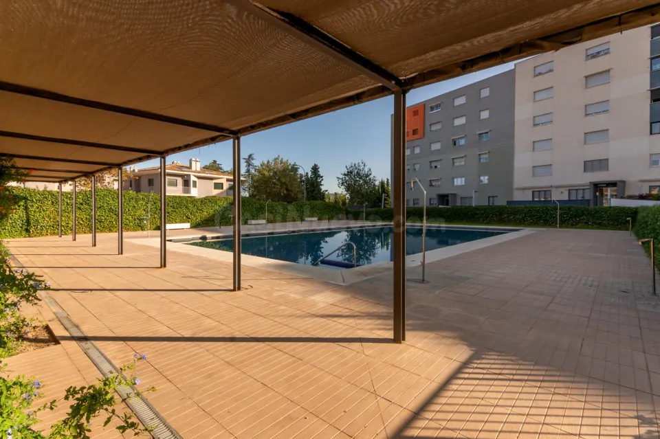 Piso moderno, luminoso y céntrico con garaje