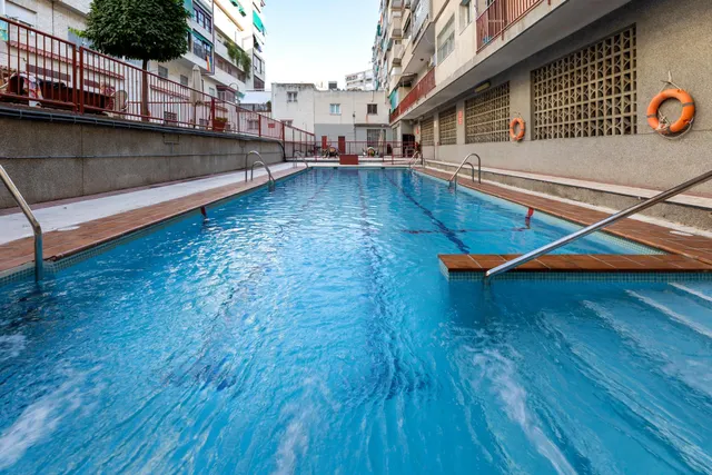 Amplio piso de 4 dormitorios en la prestigiosa urbanización Jardín de la Reina. Garaje y trastero — 31
