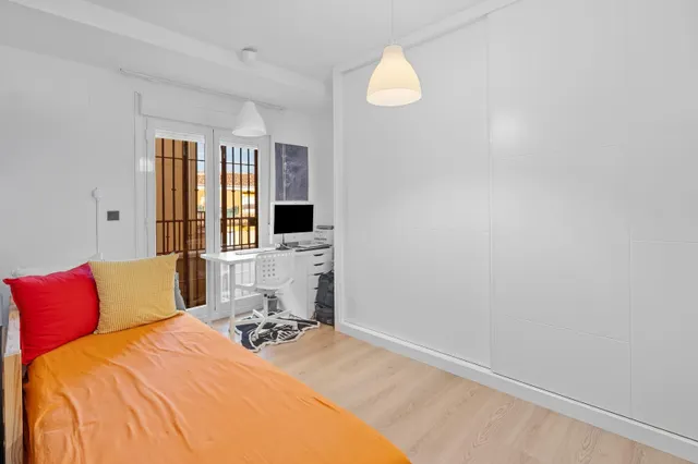 Exclusivo ático dúplex reformado con magnífica terraza en esquina, ascensor y garaje — 17