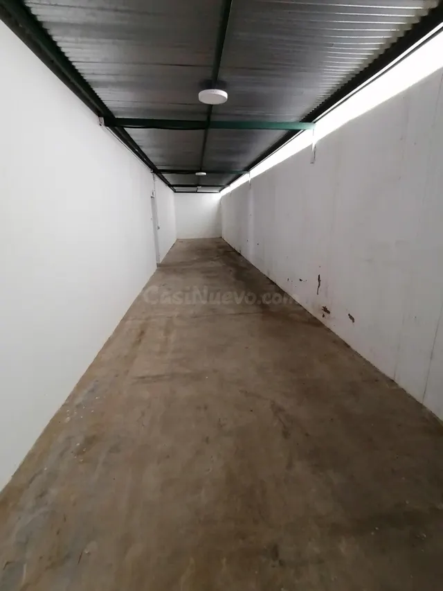 Nave 633 m2 mas 2 Patios en Polígono Las Capellanías, Cácere - foto 4