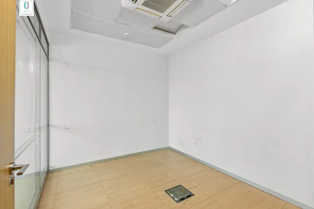 Amplia y luminosa oficina en el emblemático y exclusivo edificio forum — 19