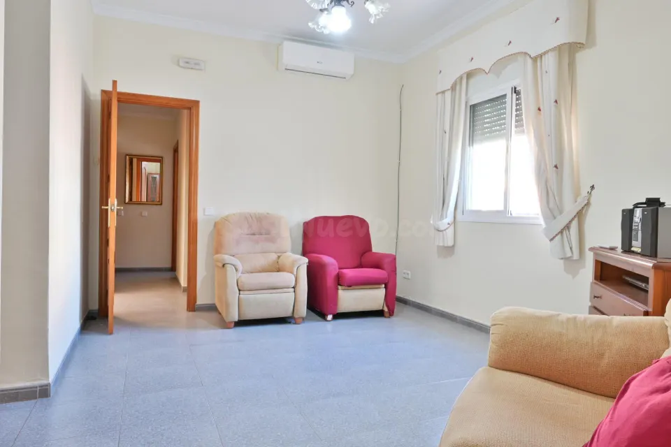Se vende casa en Alcalá de Guadaíra.