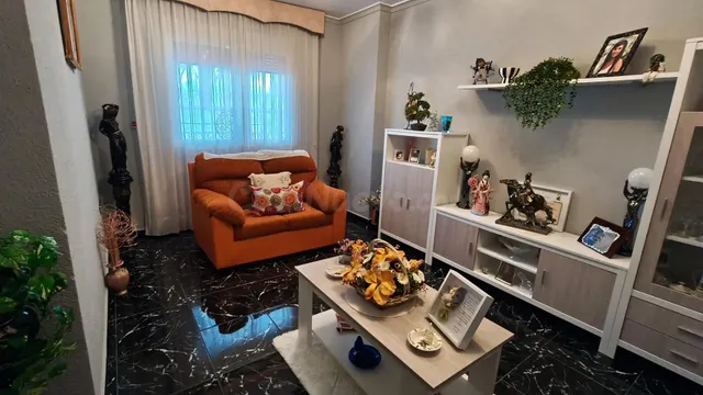 Encantadora Casa en Monturque con Amplios Espacios y Comodid - foto 2