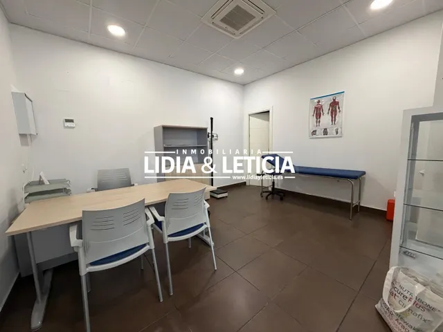 Local Comercial ideal para Consultas, Centro Médico... - foto 2