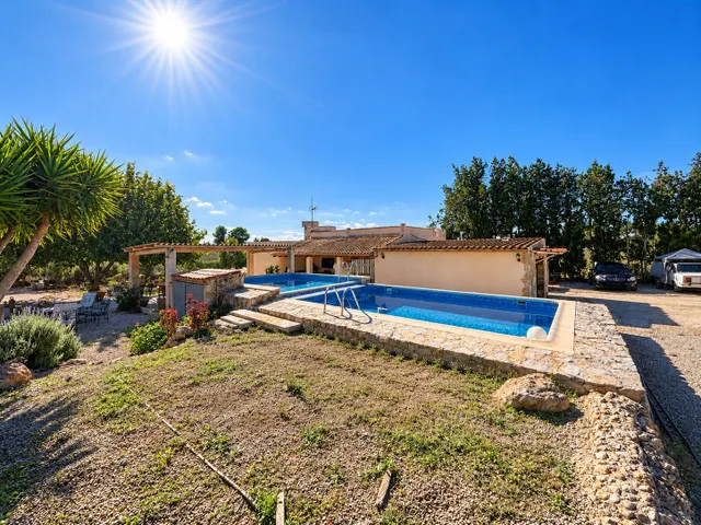 Finca rústica con encanto mallorquín, piscina privada y vistas al campo — 20