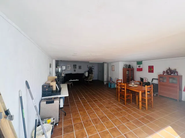 PAREADO EN VENTA EN LA COLINA A UN PASO DE LA PLAYA. — 41