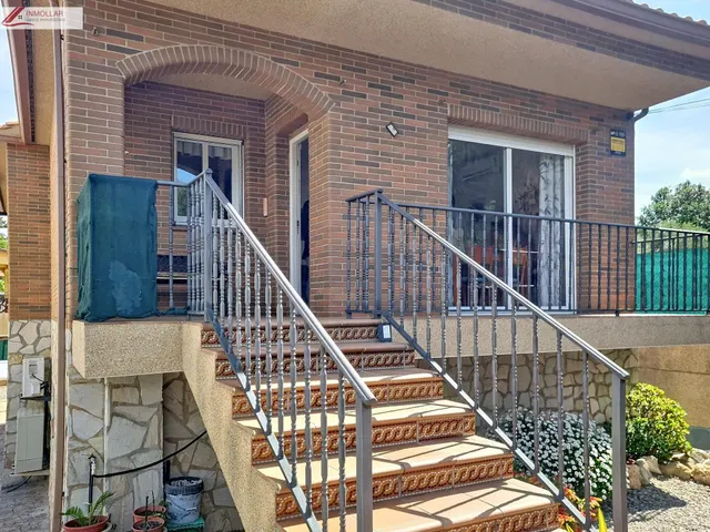 En venta Chalet independiente con piscina — 14
