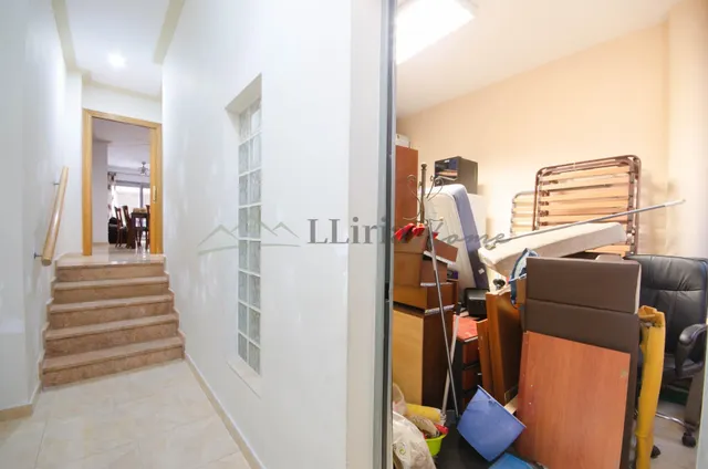 Ref. 04409. Casa de pueblo adosada con amplio patio, terraza y garaje en Vilamarxant. — 42
