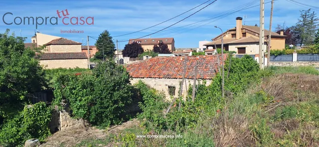 VENTA CASA PIEDRA CON JARDIN.-.MADRONA - foto 3