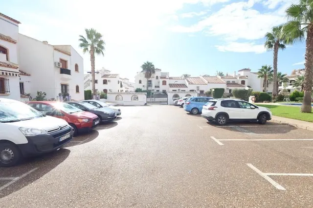 Dúplex luminoso con jardín, terraza y piscina comunitaria cerca de Villamartin Golf — 20