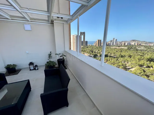 Impresionante Ático Reformado con Vistas Panorámicas en Beni - foto 3