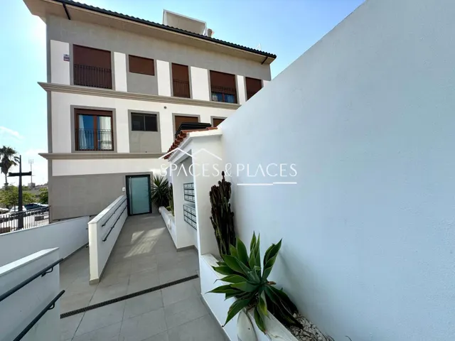 Alquiler piso  de 3 habitaciones en residencial con piscina — 25