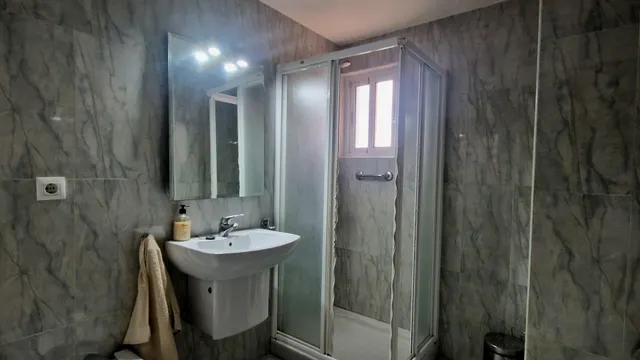 LUMINOSO PISO CON GARAJE EN ZONA MADRE DE DIOS — 23