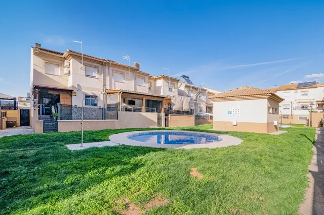 CHALET PAREADO CON PISCINA COMUNITARIA, CIJUELA — 5