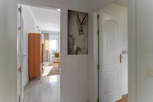 APARTAMENTO EN ALHAURIN GOLF CON TERRAZA CON BUENAS VISTAS, PARKING Y PISCINA Y JARDÍN COMUNITARIO — 33