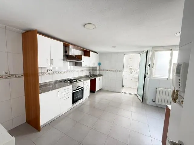 ALQUILER EXTRAORDINARIO PISO SIN MUEBLES, ZONA ABENARABI 5 D - foto 5