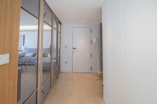 Impresionante Vivienda de Lujo con Diseño Moderno y Comodidades Exclusivas — 31