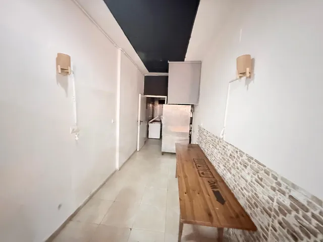 ¡Tu negocio en el foco de atención! Local comercial de 97 m2 muy luminoso en Carolinas Bajas — 22