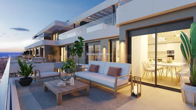 Venta de piso con tres dormitorios en Mijas Costa, Málaga, C