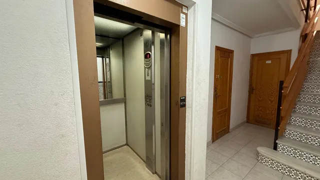 Apartamento 1 habitación 54m² en venta - Estacion de autobuses — 32