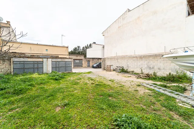Solar urbanizable de 267m2 en Son Fangos. — 2